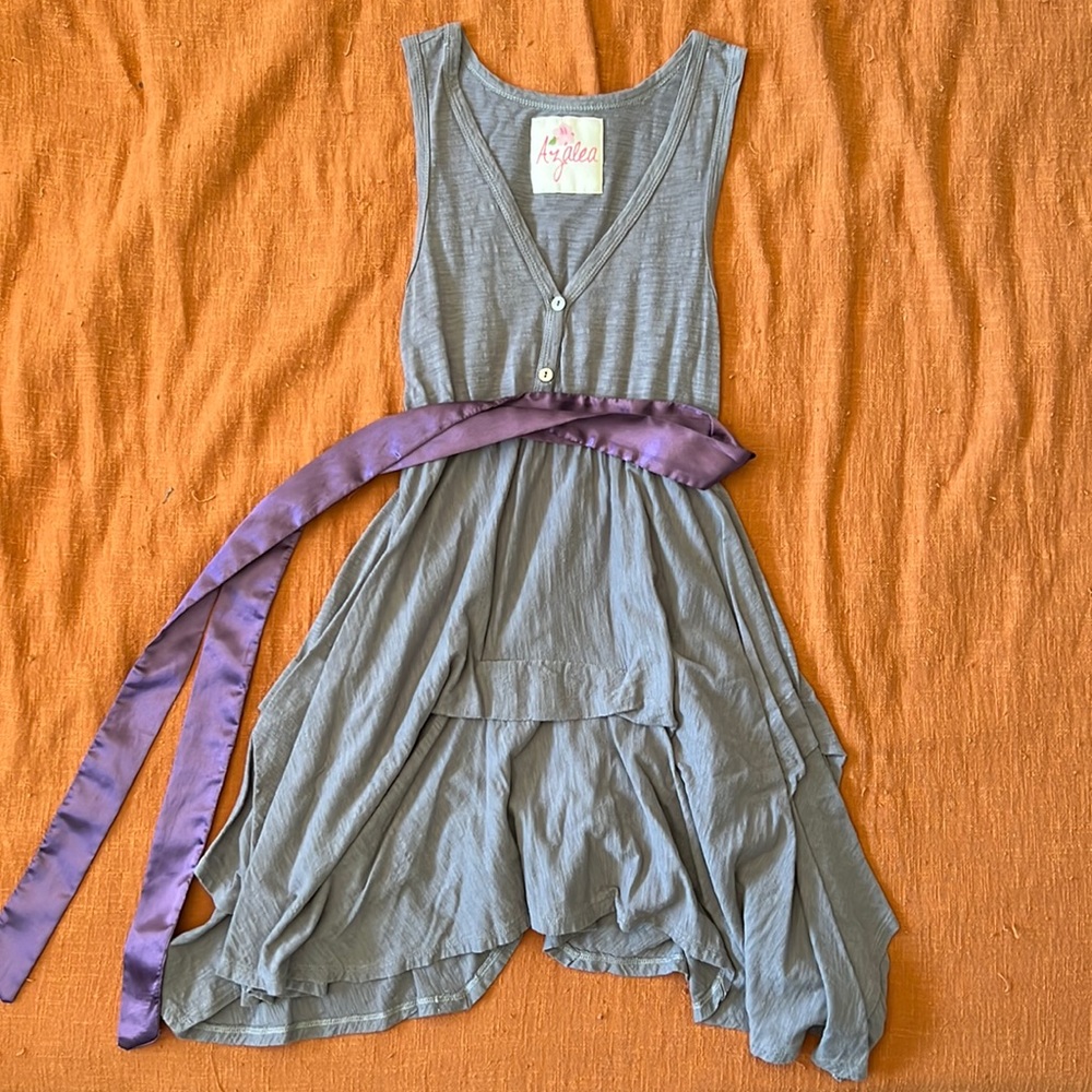 Gray flowing dress with purple satin ribbon by Azalea size 4/6